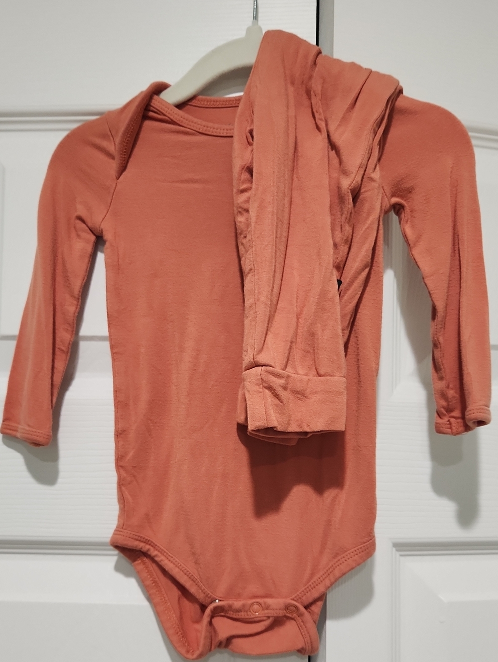 Kyte BABY Bodysuit & Pants | 6-12 - Picture 4 of 6